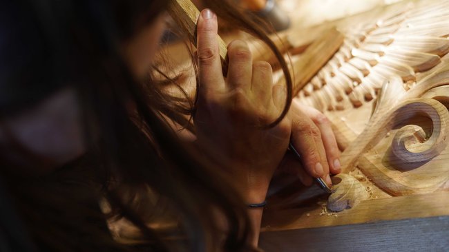 La sculpture est un métier d'art lent et minutieux qui nécessite rigueur et sensibilité.